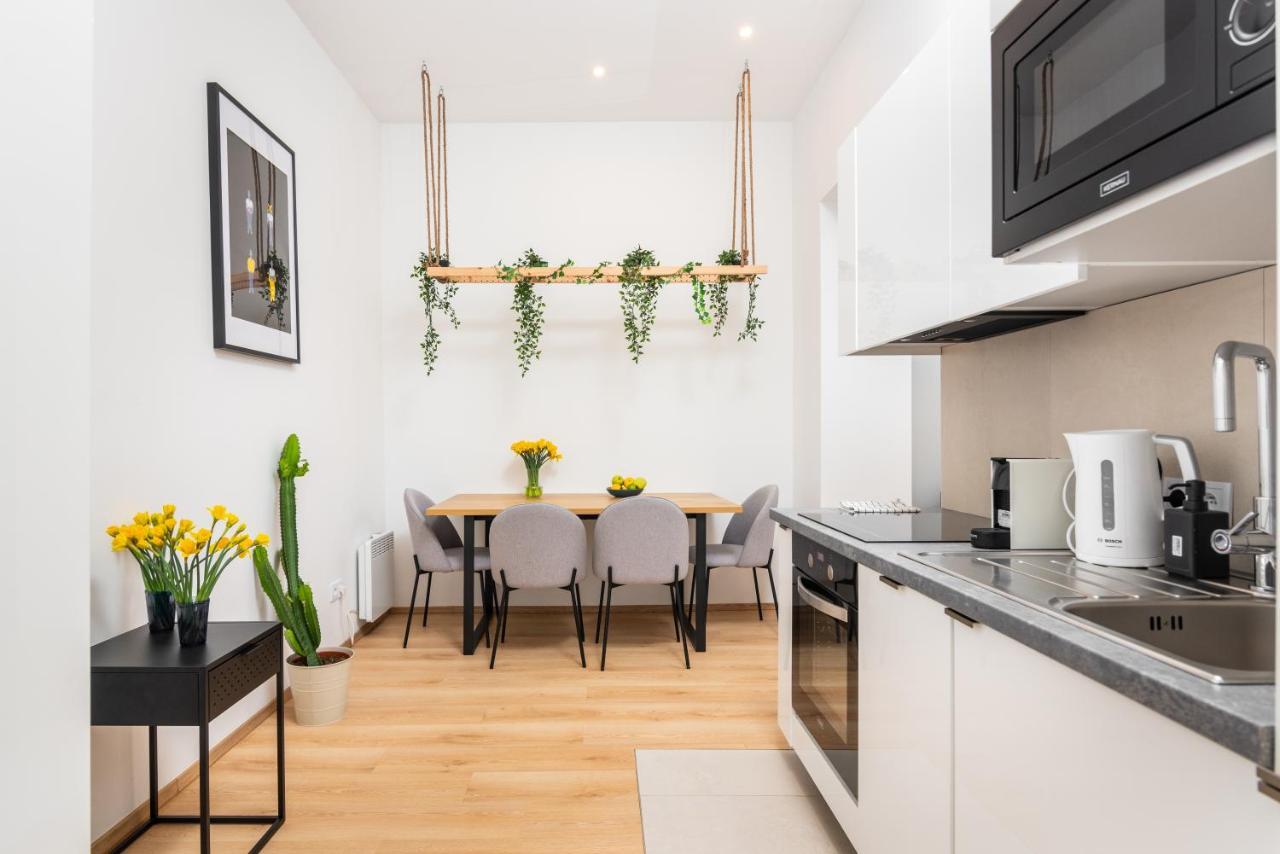 Modern Centrally Located Apartments - By Upstairs Cracovia Exterior foto