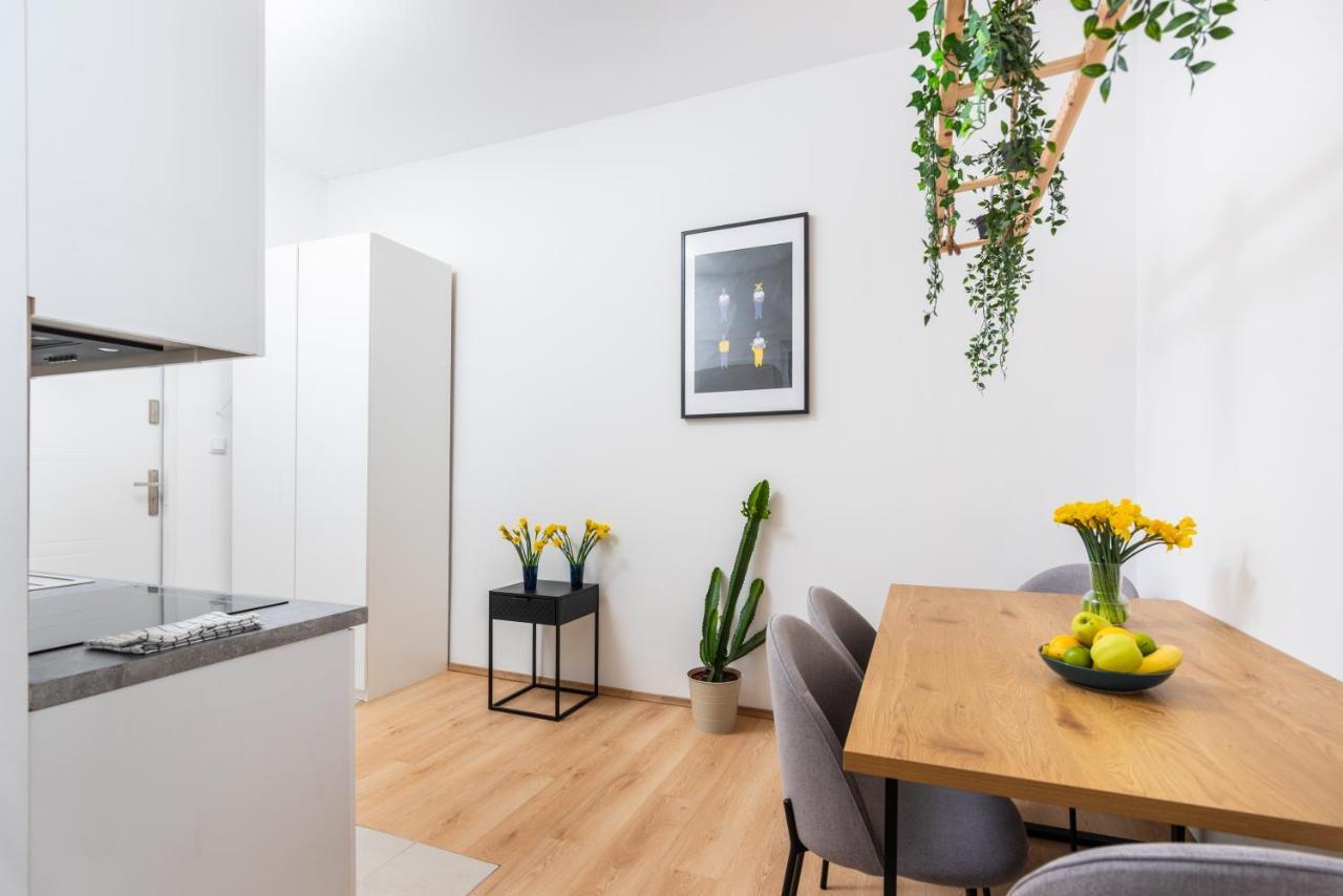 Modern Centrally Located Apartments - By Upstairs Cracovia Exterior foto