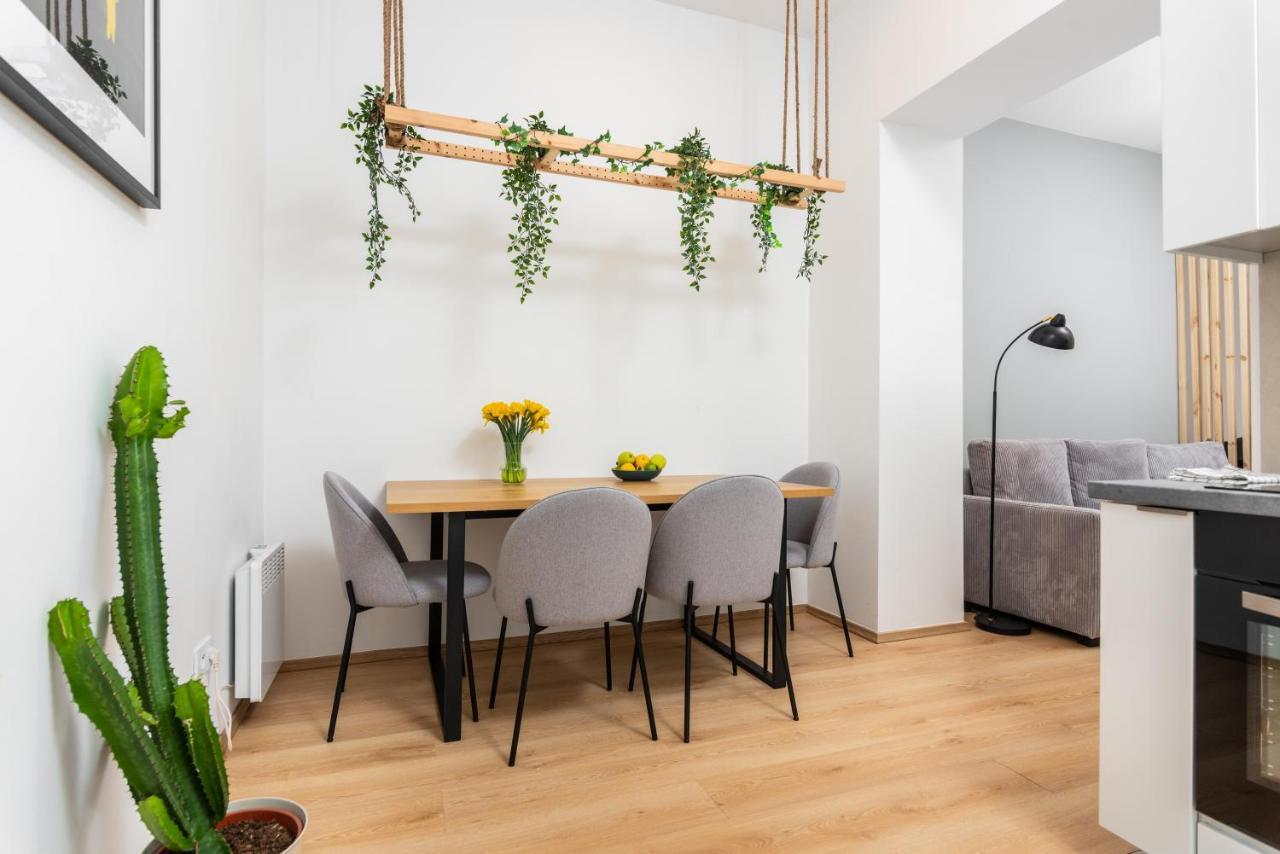 Modern Centrally Located Apartments - By Upstairs Cracovia Exterior foto