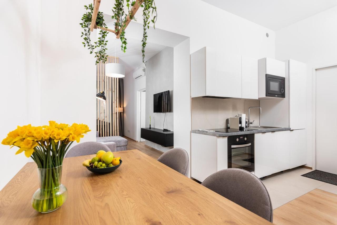 Modern Centrally Located Apartments - By Upstairs Cracovia Exterior foto
