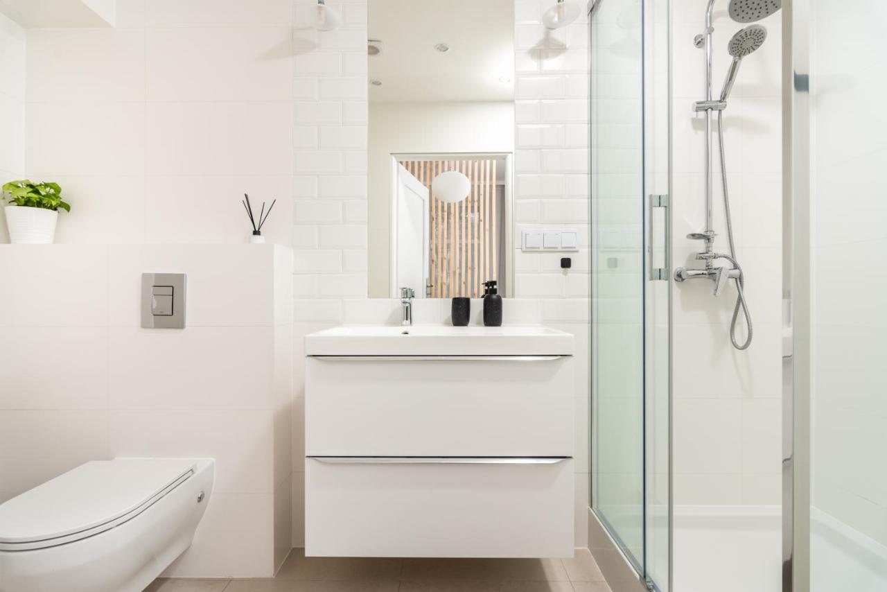 Modern Centrally Located Apartments - By Upstairs Cracovia Exterior foto
